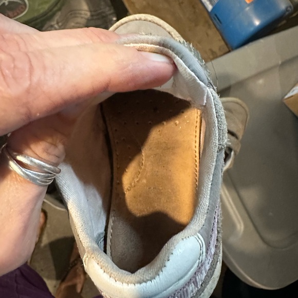 Adorable eco friendly Geox toddler sneakers “save our planet” on heels - Picture 6 of 7